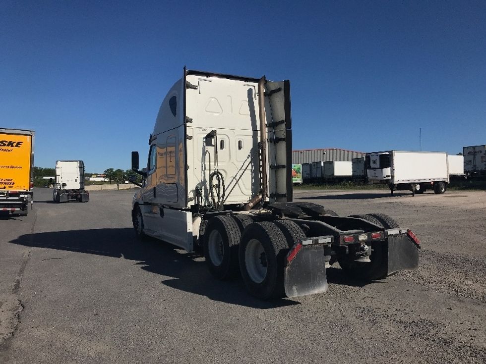 Sleeper Tractor-Heavy Duty Tractors-Freightliner-2020-T12664ST-Duncansville-PA-734,455\n\t\tmiles-$ 49,750 - Image 5