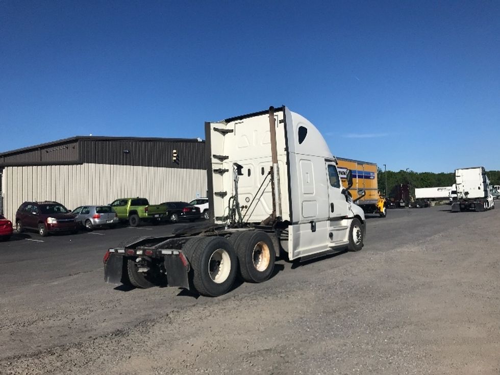 Sleeper Tractor-Heavy Duty Tractors-Freightliner-2020-T12664ST-Duncansville-PA-734,455\n\t\tmiles-$ 49,750 - Image 7