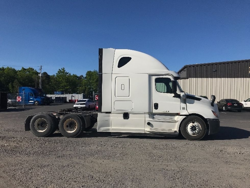 Sleeper Tractor-Heavy Duty Tractors-Freightliner-2020-T12664ST-Duncansville-PA-734,455\n\t\tmiles-$ 49,750 - Image 8