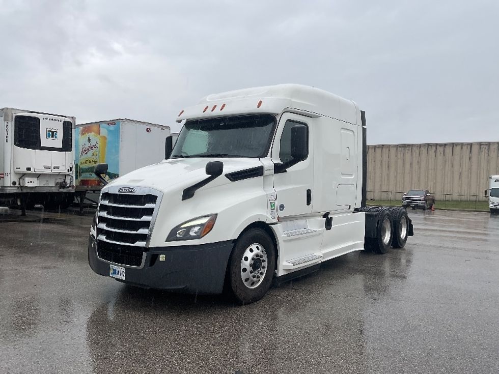 Sleeper Tractor-Heavy Duty Tractors-Freightliner-2020-T12664ST-Earth City-MO-480,145\n\t\tmiles-$ 73,250 - Image 3