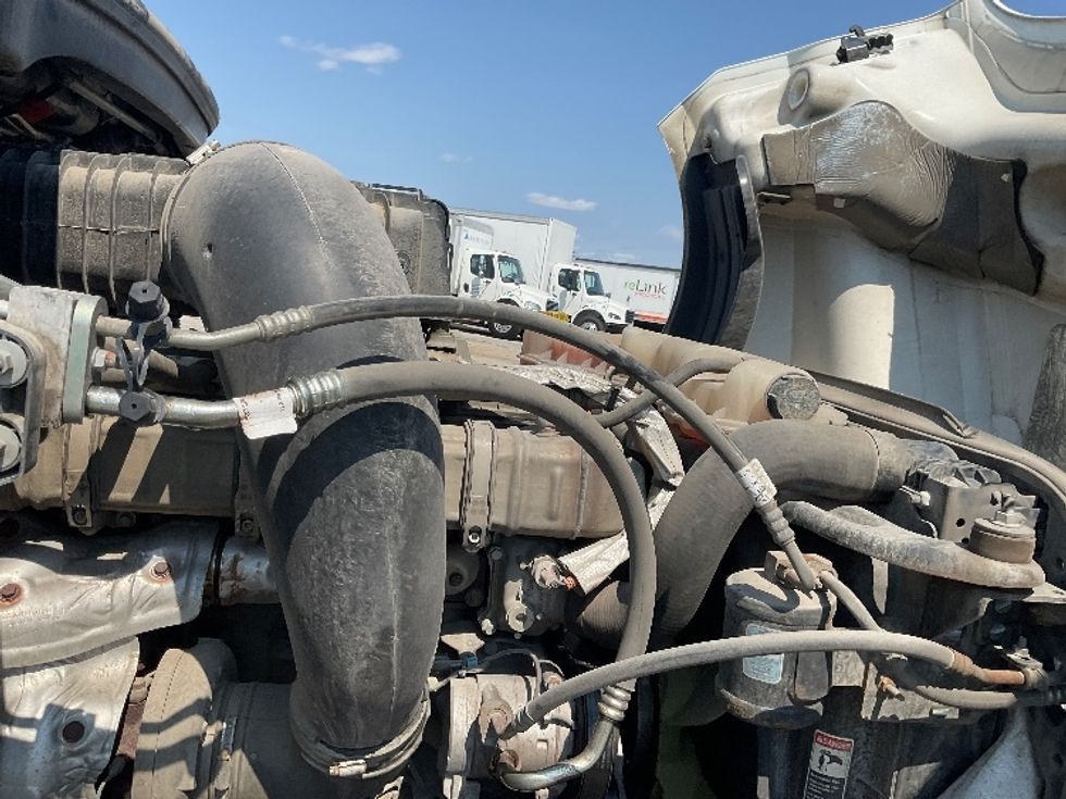 Sleeper Tractor-Heavy Duty Tractors-Freightliner-2020-T12664ST-Earth City-MO-587,859\n\t\tmiles-$ 65,000 - Image 20
