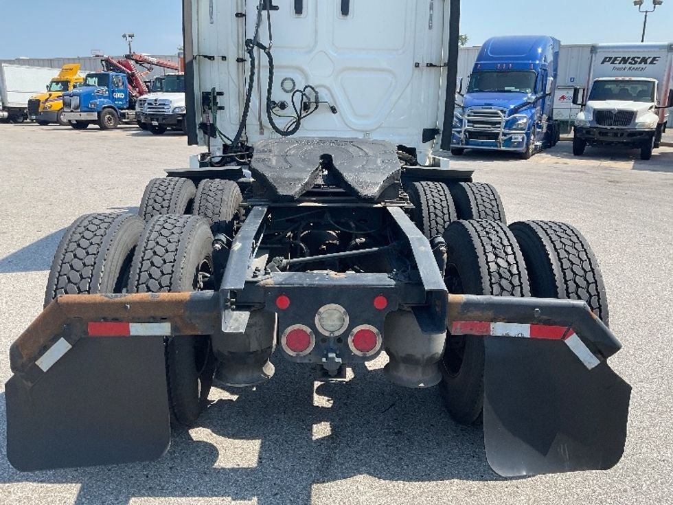 Sleeper Tractor-Heavy Duty Tractors-Freightliner-2020-T12664ST-Earth City-MO-587,859\n\t\tmiles-$ 65,000 - Image 6