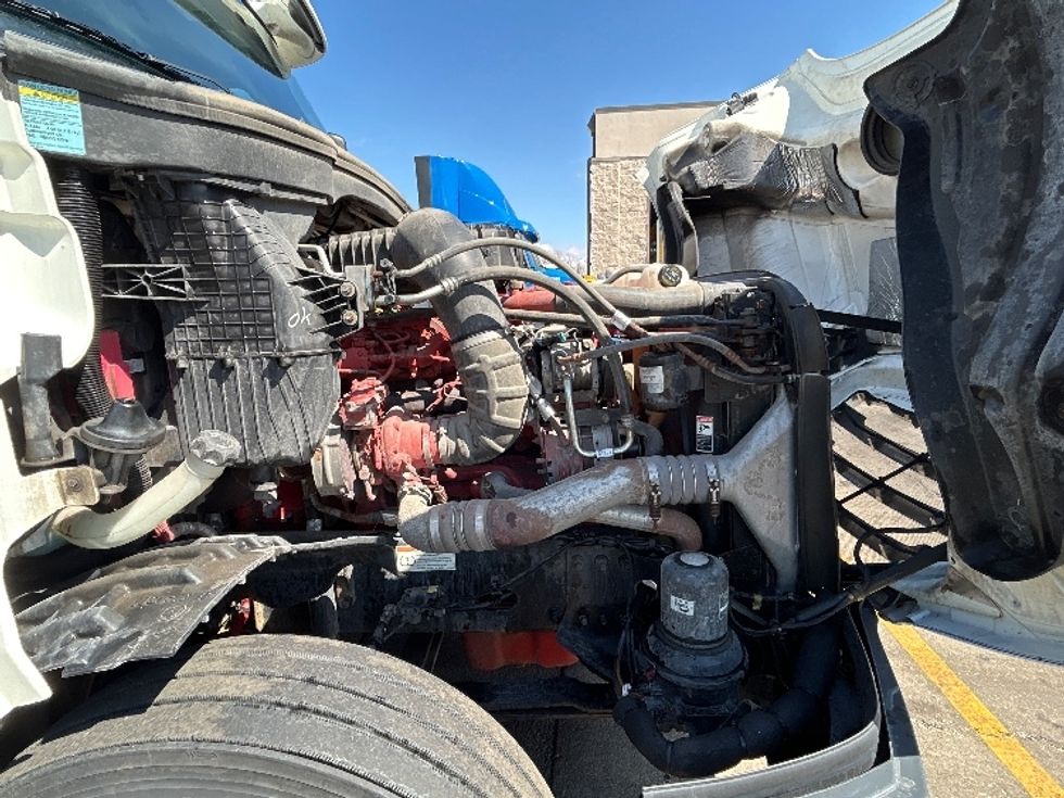 Sleeper Tractor-Heavy Duty Tractors-Freightliner-2020-T12664ST-East Chicago-IN-246,132\n\t\tmiles-$ 71,250 - Image 20