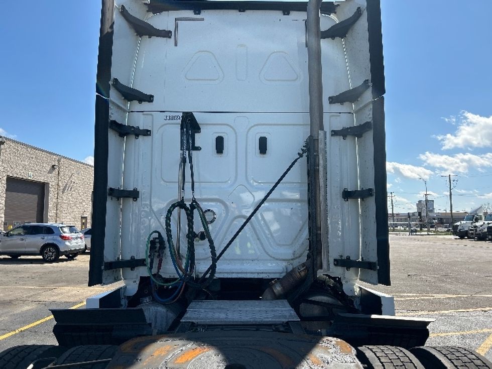 Sleeper Tractor-Heavy Duty Tractors-Freightliner-2020-T12664ST-East Chicago-IN-246,132\n\t\tmiles-$ 71,250 - Image 22