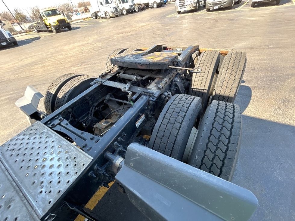 Sleeper Tractor-Heavy Duty Tractors-Freightliner-2020-T12664ST-East Chicago-IN-246,132\n\t\tmiles-$ 71,250 - Image 23