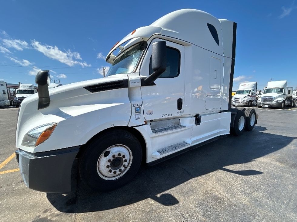 Sleeper Tractor-Heavy Duty Tractors-Freightliner-2020-T12664ST-East Chicago-IN-246,132\n\t\tmiles-$ 71,250 - Image 3