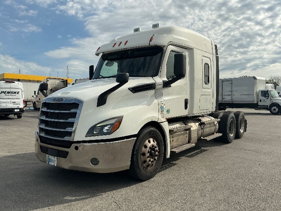Sleeper Tractor-Heavy Duty Tractors-Freightliner-2020-T12664ST-East Chicago-IN-260,126\n\t\tmiles-$ 75,000 - Image 3