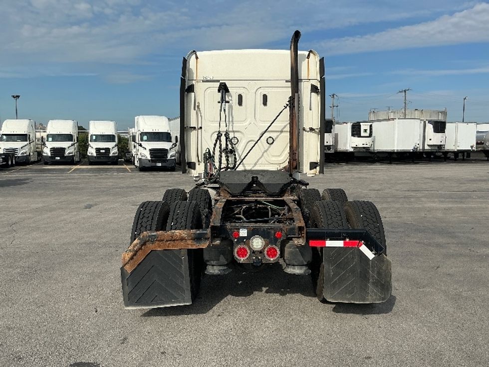 Sleeper Tractor-Heavy Duty Tractors-Freightliner-2020-T12664ST-East Chicago-IN-260,126\n\t\tmiles-$ 75,000 - Image 6