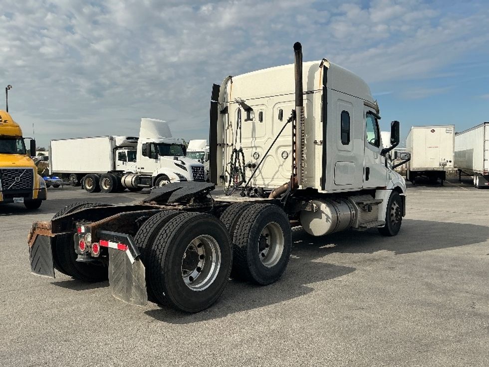 Sleeper Tractor-Heavy Duty Tractors-Freightliner-2020-T12664ST-East Chicago-IN-260,126\n\t\tmiles-$ 75,000 - Image 7