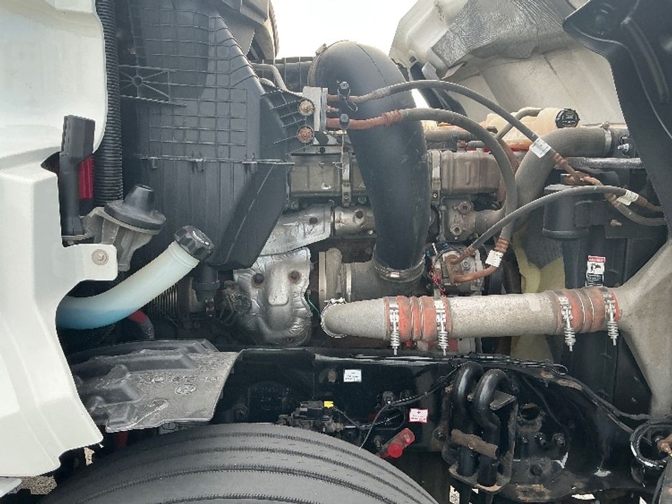 Sleeper Tractor-Heavy Duty Tractors-Freightliner-2020-T12664ST-East Chicago-IN-275,949\n\t\tmiles-$ 74,000 - Image 19