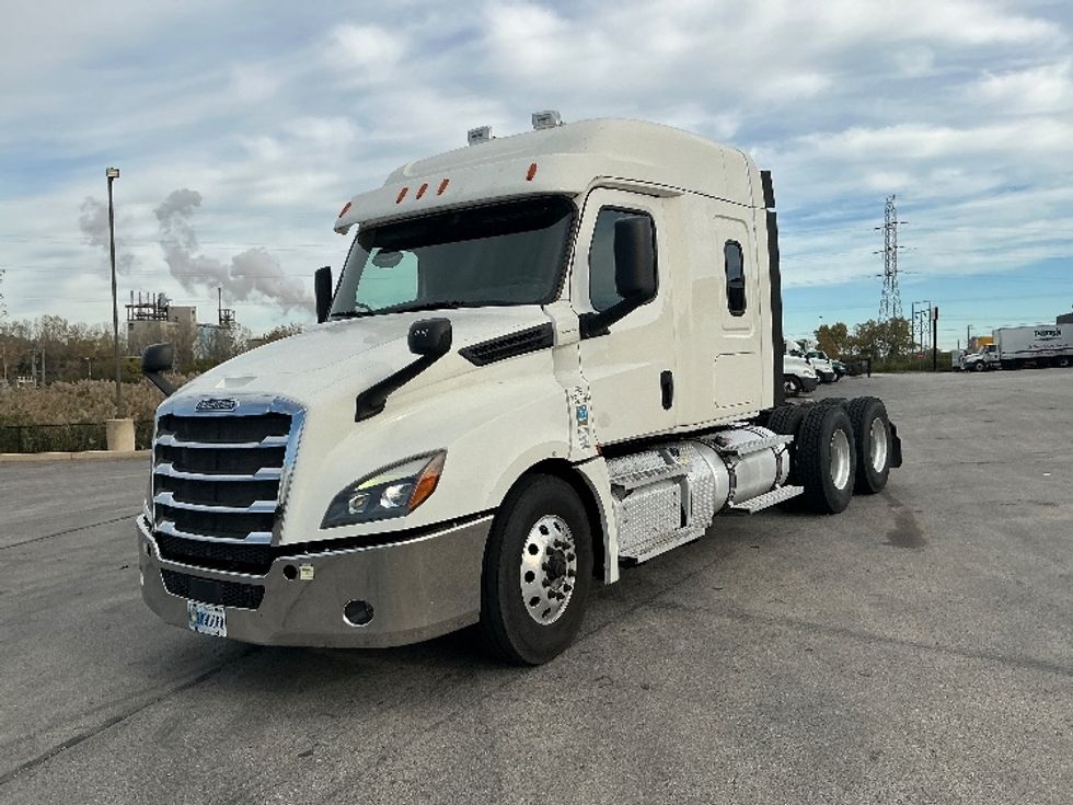 Sleeper Tractor-Heavy Duty Tractors-Freightliner-2020-T12664ST-East Chicago-IN-275,949\n\t\tmiles-$ 74,000 - Image 3