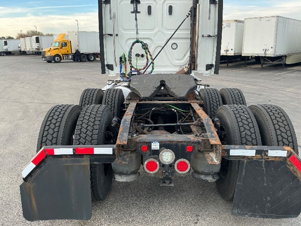 Sleeper Tractor-Heavy Duty Tractors-Freightliner-2020-T12664ST-East Chicago-IN-275,949\n\t\tmiles-$ 74,000 - Image 6