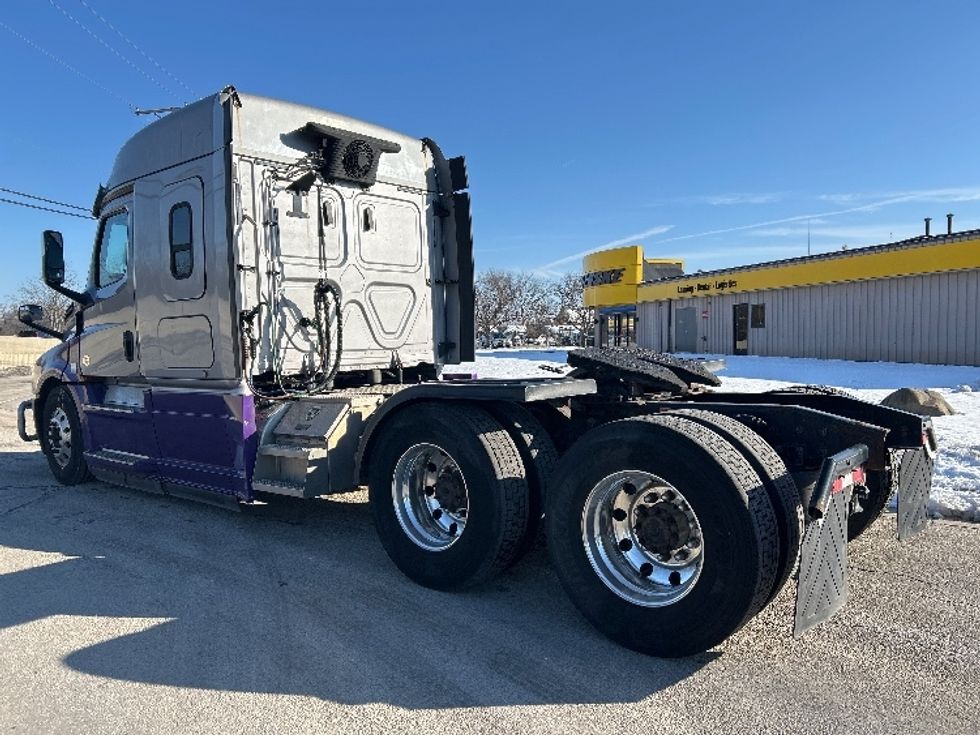 Sleeper Tractor-Heavy Duty Tractors-Freightliner-2020-T12664ST-East Chicago-IN-281,381\n\t\tmiles-$ 74,500 - Image 5