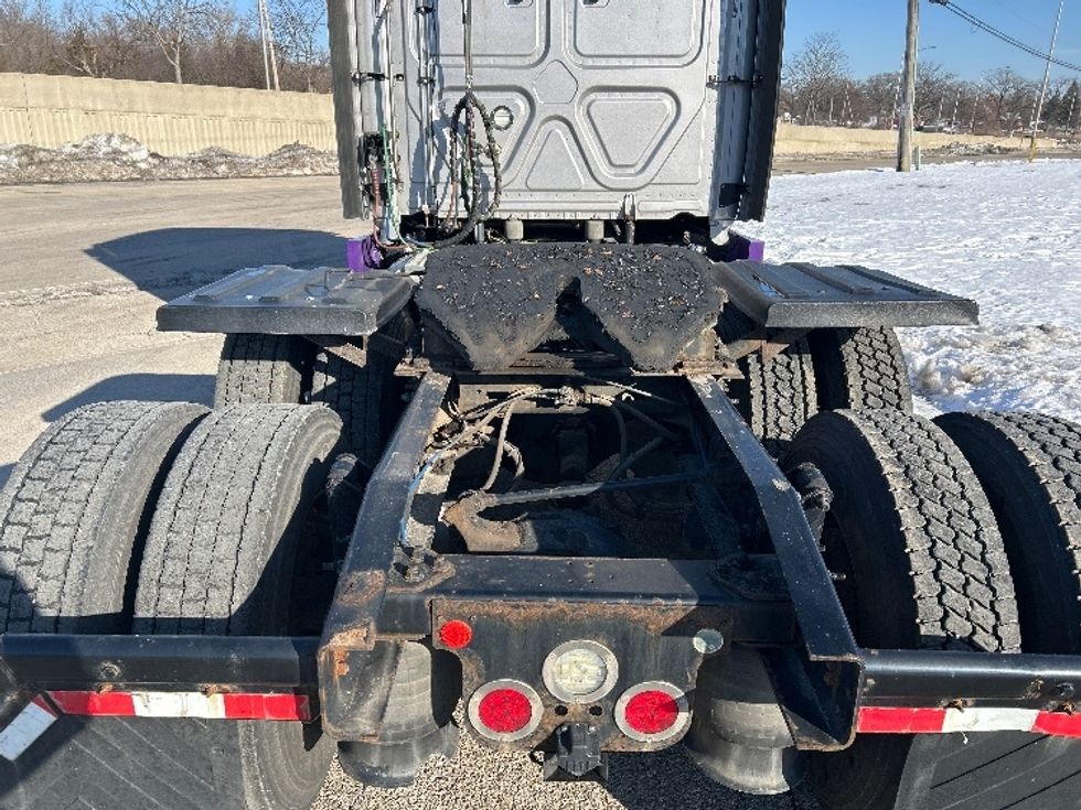 Sleeper Tractor-Heavy Duty Tractors-Freightliner-2020-T12664ST-East Chicago-IN-281,381\n\t\tmiles-$ 74,500 - Image 6