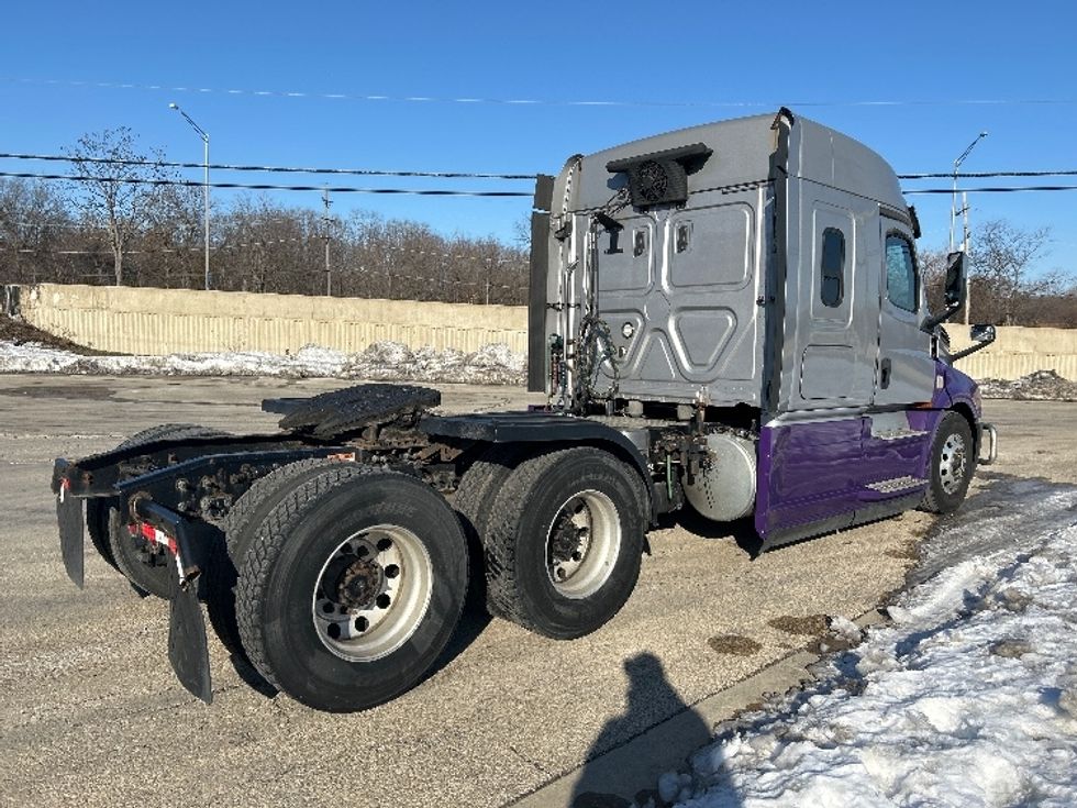 Sleeper Tractor-Heavy Duty Tractors-Freightliner-2020-T12664ST-East Chicago-IN-281,381\n\t\tmiles-$ 74,500 - Image 7