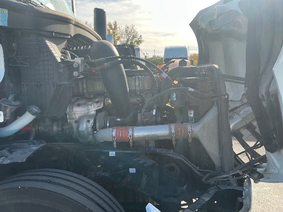 Sleeper Tractor-Heavy Duty Tractors-Freightliner-2020-T12664ST-East Chicago-IN-318,587\n\t\tmiles-$ 72,000 - Image 20