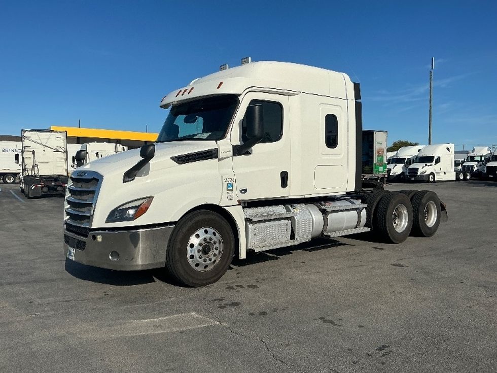 Sleeper Tractor-Heavy Duty Tractors-Freightliner-2020-T12664ST-East Chicago-IN-318,587\n\t\tmiles-$ 72,000 - Image 3