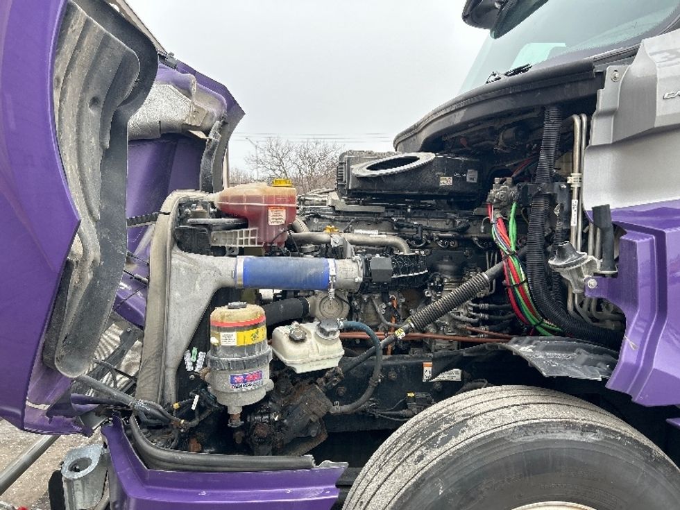 Sleeper Tractor-Heavy Duty Tractors-Freightliner-2020-T12664ST-East Chicago-IN-359,363\n\t\tmiles-$ 72,500 - Image 19