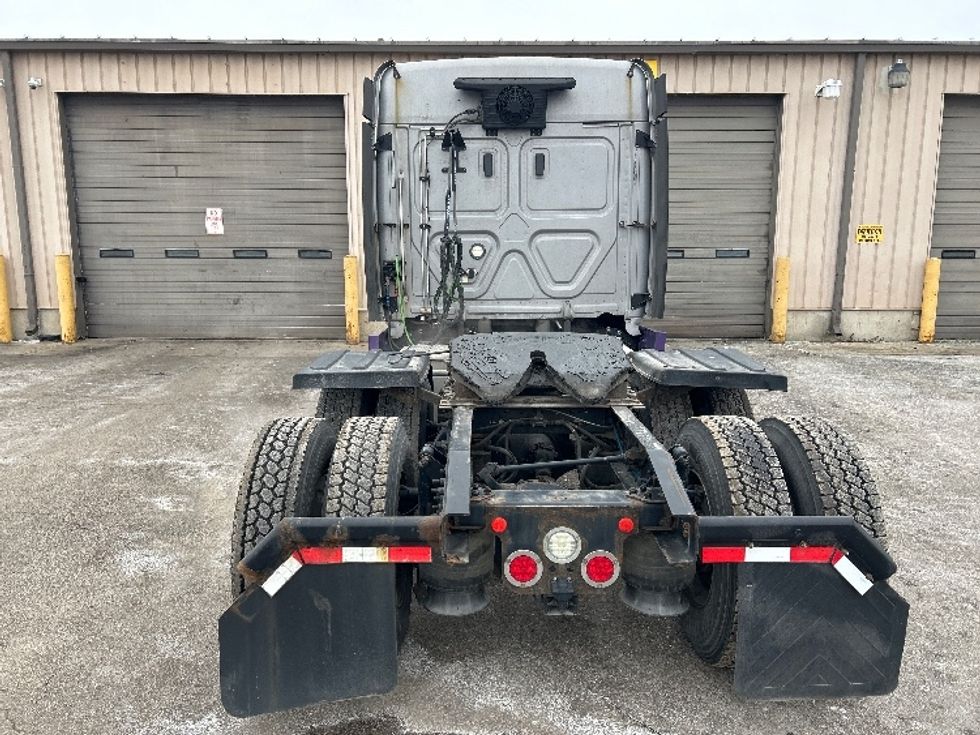 Sleeper Tractor-Heavy Duty Tractors-Freightliner-2020-T12664ST-East Chicago-IN-359,363\n\t\tmiles-$ 72,500 - Image 6