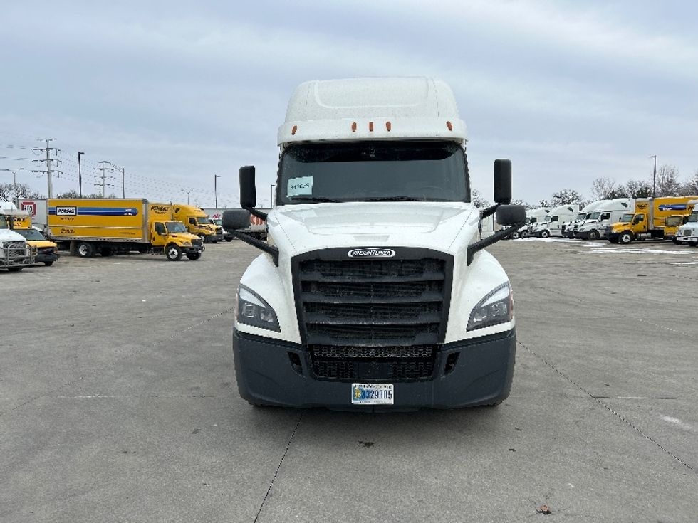 Sleeper Tractor-Heavy Duty Tractors-Freightliner-2020-T12664ST-East Chicago-IN-381,023\n\t\tmiles-$ 64,750 - Image 2