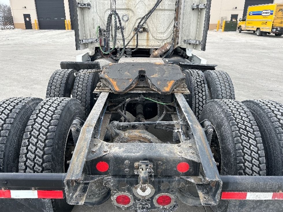 Sleeper Tractor-Heavy Duty Tractors-Freightliner-2020-T12664ST-East Chicago-IN-381,023\n\t\tmiles-$ 64,750 - Image 6