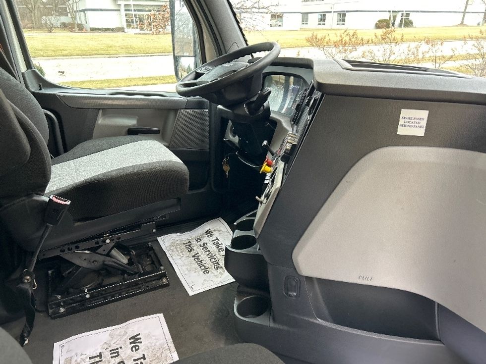 Sleeper Tractor-Heavy Duty Tractors-Freightliner-2020-T12664ST-East Chicago-IN-434,547\n\t\tmiles-$ 62,000 - Image 15