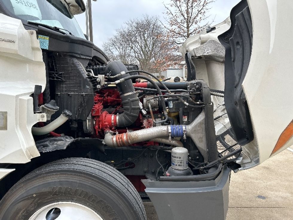 Sleeper Tractor-Heavy Duty Tractors-Freightliner-2020-T12664ST-East Chicago-IN-434,547\n\t\tmiles-$ 62,000 - Image 20