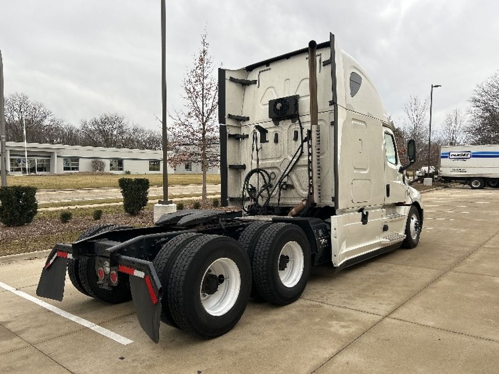 Sleeper Tractor-Heavy Duty Tractors-Freightliner-2020-T12664ST-East Chicago-IN-434,547\n\t\tmiles-$ 62,000 - Image 7
