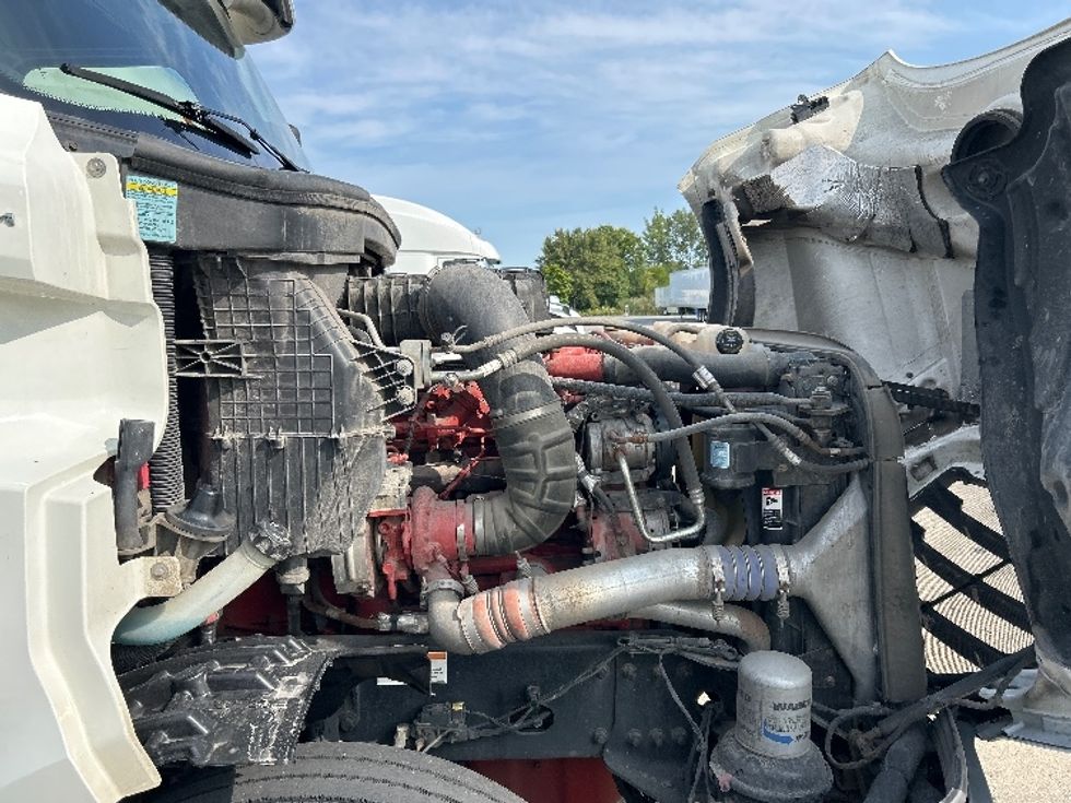 Sleeper Tractor-Heavy Duty Tractors-Freightliner-2020-T12664ST-East Chicago-IN-461,021\n\t\tmiles-$ 65,000 - Image 20