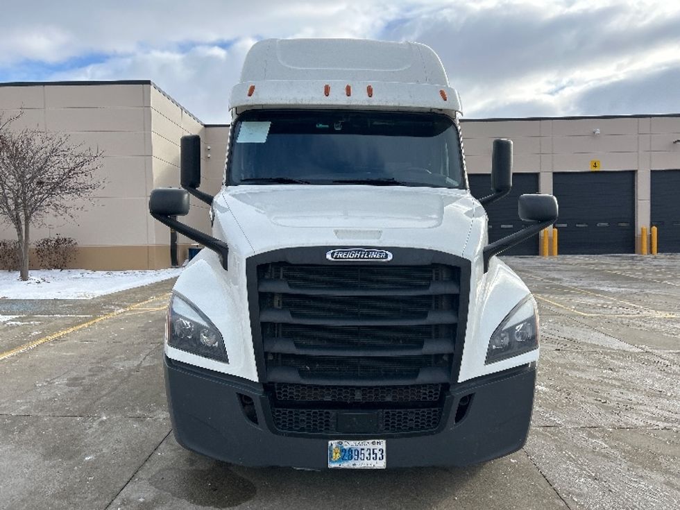 Sleeper Tractor-Heavy Duty Tractors-Freightliner-2020-T12664ST-East Chicago-IN-470,576\n\t\tmiles-$ 59,750 - Image 2