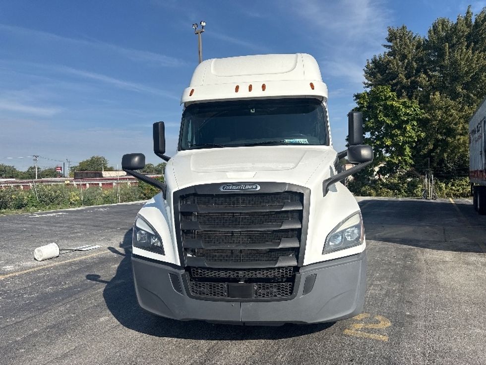 Sleeper Tractor-Heavy Duty Tractors-Freightliner-2020-T12664ST-East Chicago-IN-485,253\n\t\tmiles-$ 63,500 - Image 2