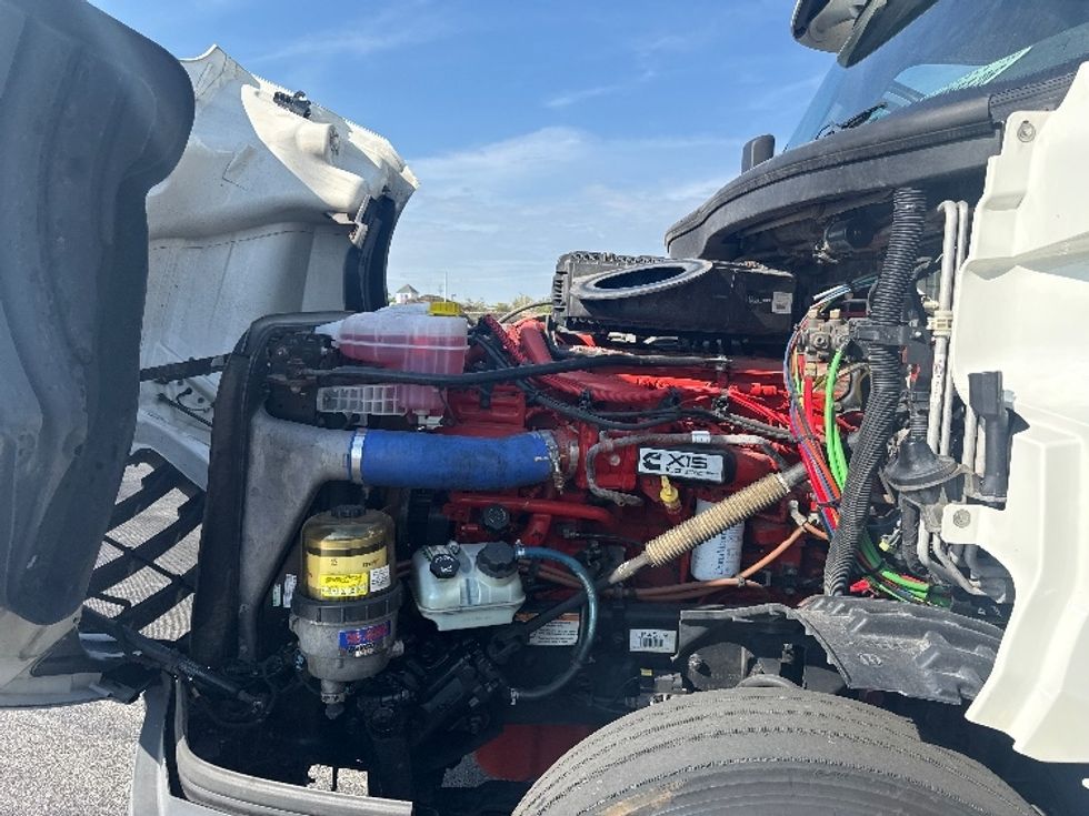 Sleeper Tractor-Heavy Duty Tractors-Freightliner-2020-T12664ST-East Chicago-IN-485,253\n\t\tmiles-$ 63,500 - Image 21