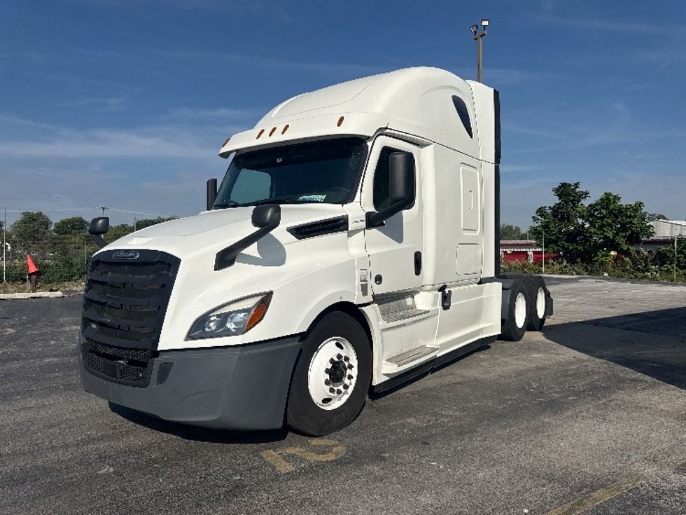 Sleeper Tractor-Heavy Duty Tractors-Freightliner-2020-T12664ST-East Chicago-IN-485,253\n\t\tmiles-$ 63,500 - Image 3