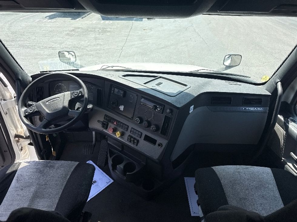 Sleeper Tractor-Heavy Duty Tractors-Freightliner-2020-T12664ST-East Chicago-IN-486,025\n\t\tmiles-$ 63,250 - Image 12