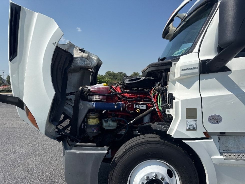 Sleeper Tractor-Heavy Duty Tractors-Freightliner-2020-T12664ST-East Chicago-IN-486,025\n\t\tmiles-$ 63,250 - Image 20