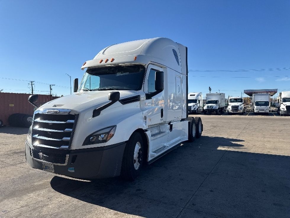 Sleeper Tractor-Heavy Duty Tractors-Freightliner-2020-T12664ST-East Chicago-IN-495,856\n\t\tmiles-$ 60,500 - Image 3