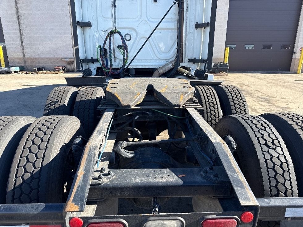 Sleeper Tractor-Heavy Duty Tractors-Freightliner-2020-T12664ST-East Chicago-IN-495,856\n\t\tmiles-$ 60,500 - Image 6