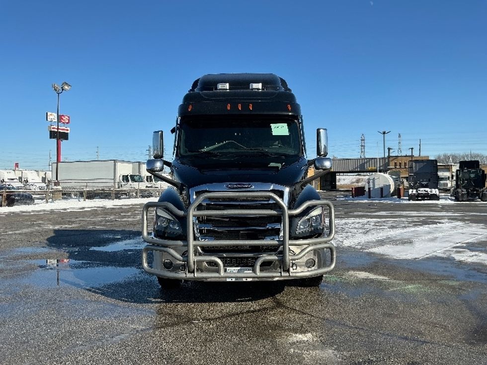 Sleeper Tractor-Heavy Duty Tractors-Freightliner-2020-T12664ST-East Chicago-IN-499,005\n\t\tmiles-$ 54,500 - Image 2