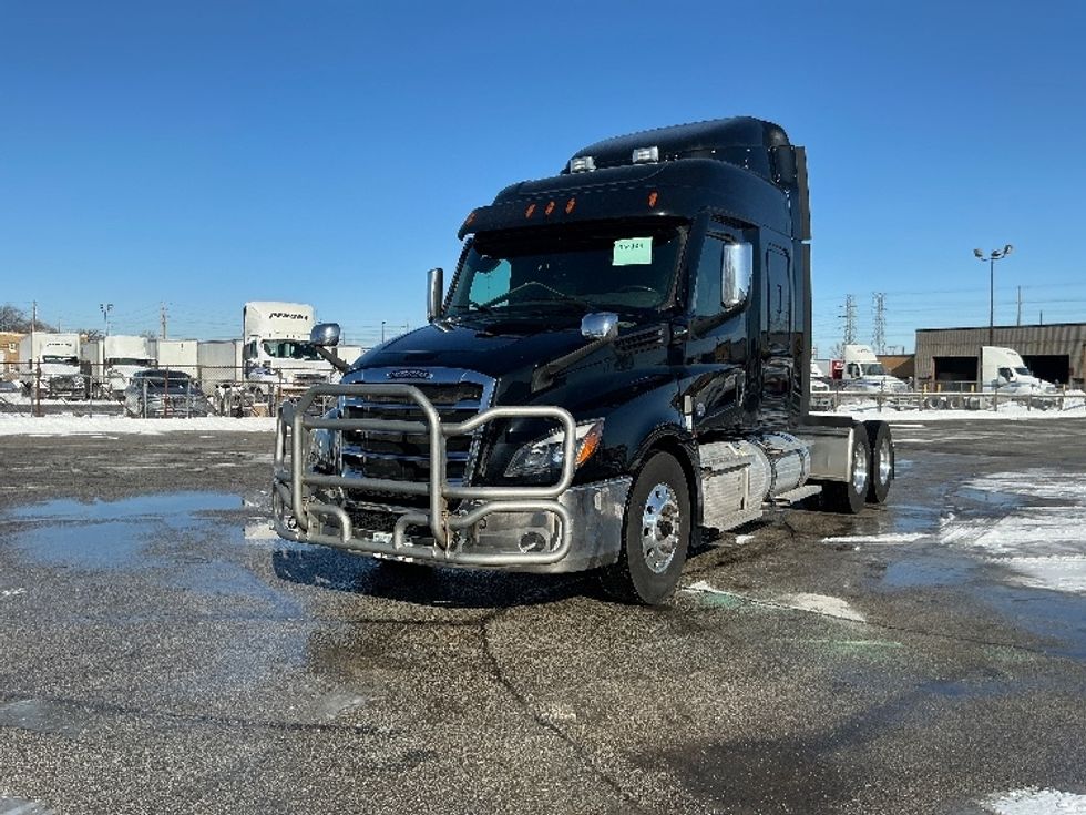 Sleeper Tractor-Heavy Duty Tractors-Freightliner-2020-T12664ST-East Chicago-IN-499,005\n\t\tmiles-$ 54,500 - Image 3