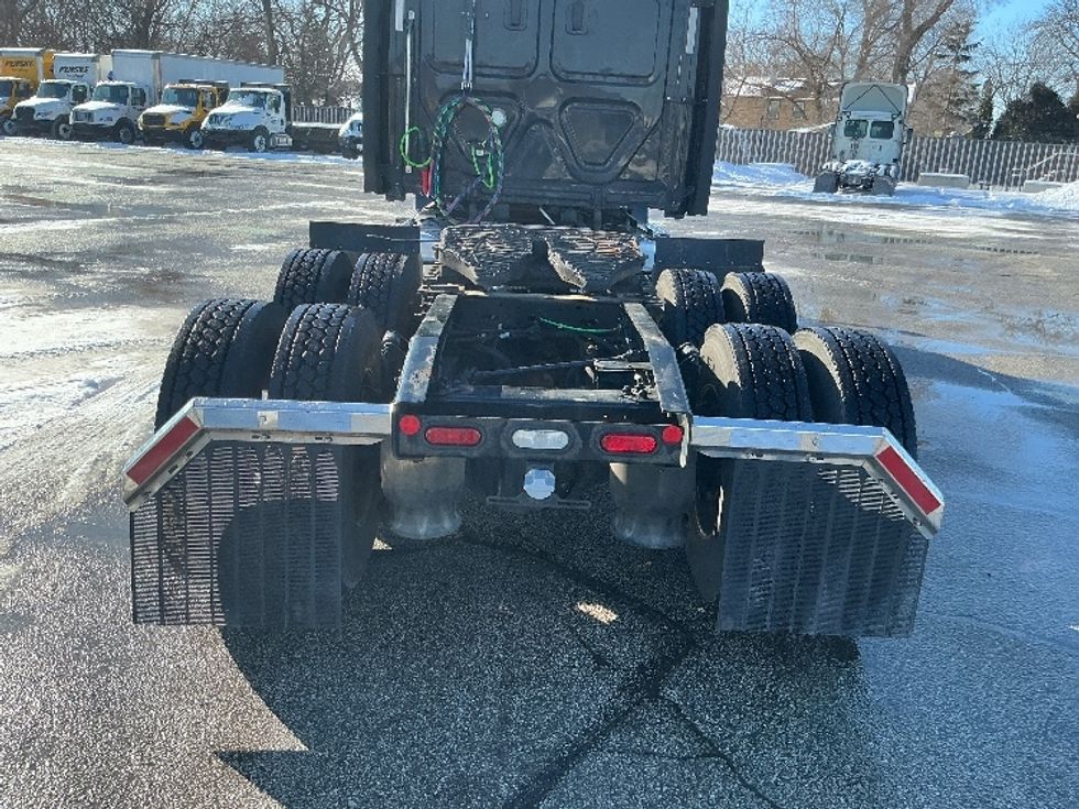 Sleeper Tractor-Heavy Duty Tractors-Freightliner-2020-T12664ST-East Chicago-IN-499,005\n\t\tmiles-$ 54,500 - Image 6