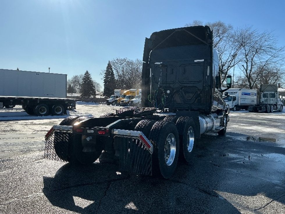 Sleeper Tractor-Heavy Duty Tractors-Freightliner-2020-T12664ST-East Chicago-IN-499,005\n\t\tmiles-$ 54,500 - Image 7