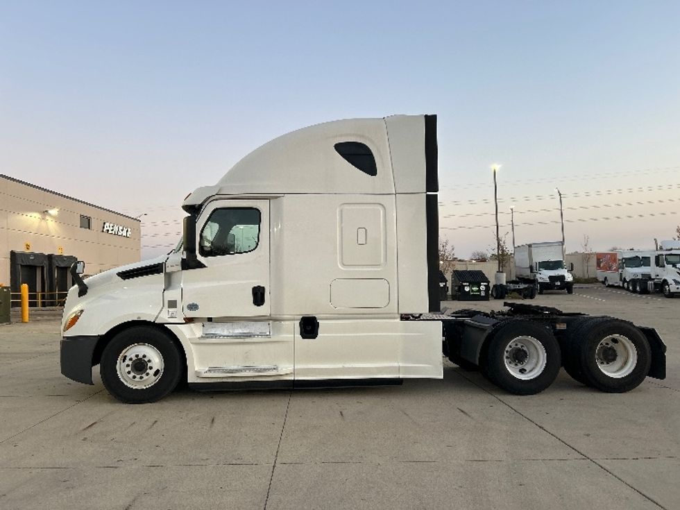 Sleeper Tractor-Heavy Duty Tractors-Freightliner-2020-T12664ST-East Chicago-IN-501,014\n\t\tmiles-$ 62,250 - Image 4