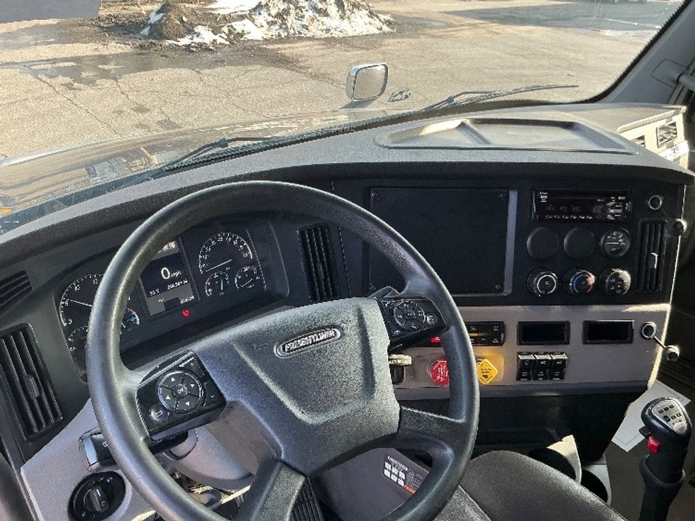 Sleeper Tractor-Heavy Duty Tractors-Freightliner-2020-T12664ST-East Chicago-IN-501,157\n\t\tmiles-$ 54,500 - Image 11