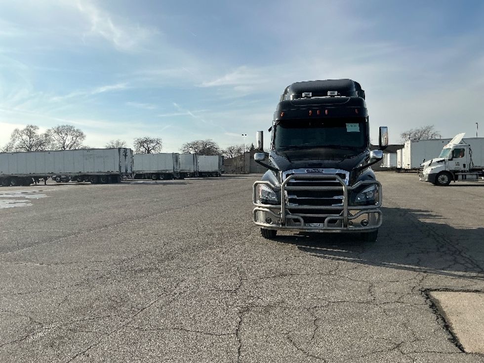 Sleeper Tractor-Heavy Duty Tractors-Freightliner-2020-T12664ST-East Chicago-IN-501,157\n\t\tmiles-$ 54,500 - Image 2