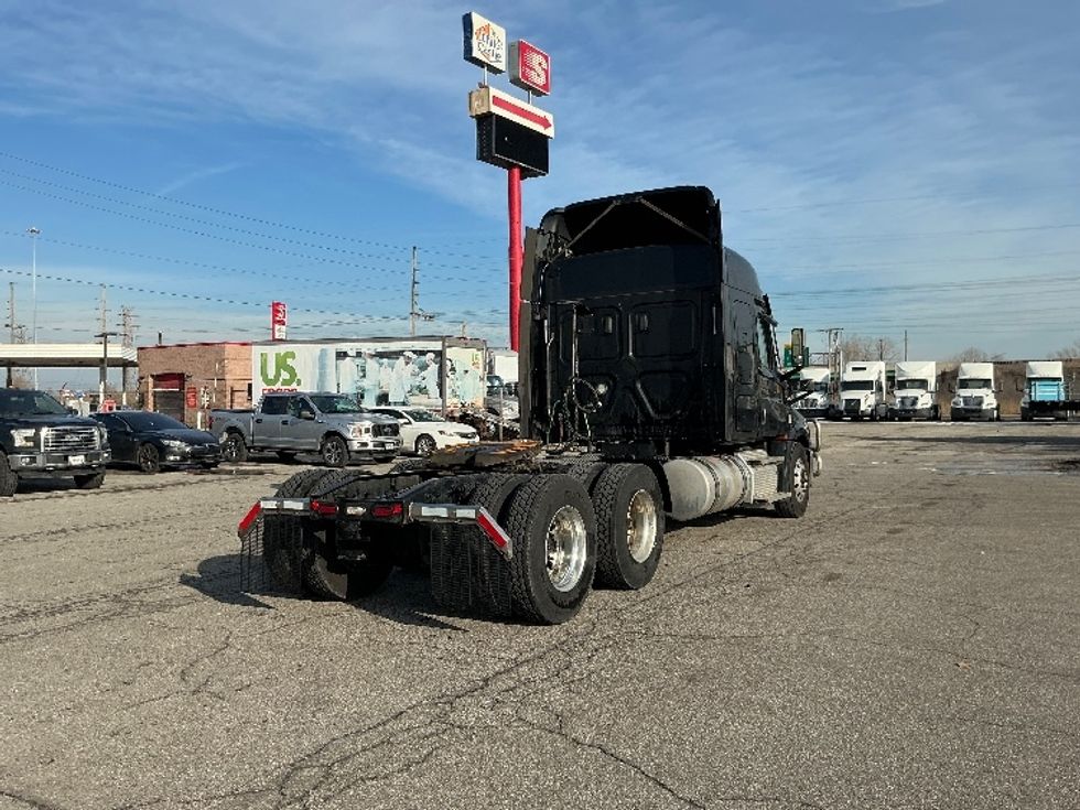 Sleeper Tractor-Heavy Duty Tractors-Freightliner-2020-T12664ST-East Chicago-IN-501,157\n\t\tmiles-$ 54,500 - Image 7