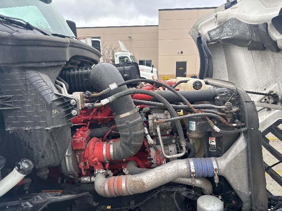 Sleeper Tractor-Heavy Duty Tractors-Freightliner-2020-T12664ST-East Chicago-IN-514,300\n\t\tmiles-$ 61,250 - Image 21