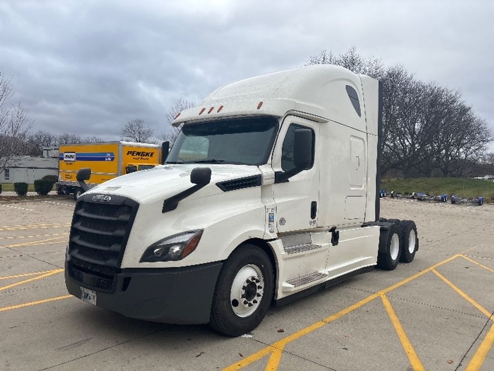 Sleeper Tractor-Heavy Duty Tractors-Freightliner-2020-T12664ST-East Chicago-IN-514,300\n\t\tmiles-$ 61,250 - Image 3