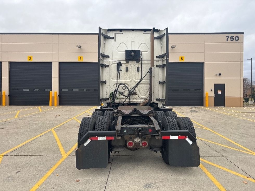 Sleeper Tractor-Heavy Duty Tractors-Freightliner-2020-T12664ST-East Chicago-IN-514,300\n\t\tmiles-$ 61,250 - Image 6
