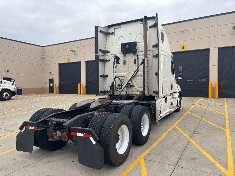 Sleeper Tractor-Heavy Duty Tractors-Freightliner-2020-T12664ST-East Chicago-IN-514,300\n\t\tmiles-$ 61,250 - Image 7