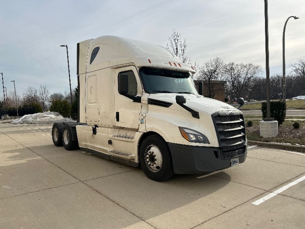 Sleeper Tractor-Heavy Duty Tractors-Freightliner-2020-T12664ST-East Chicago-IN-526,363\n\t\tmiles-$ 55,750 - Image 1